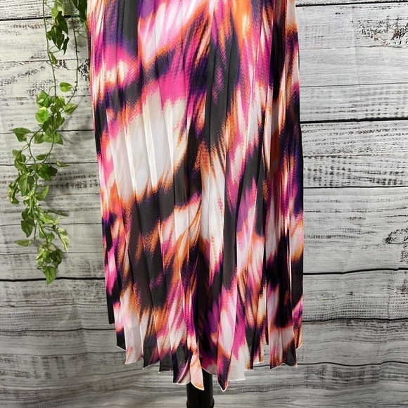 Worthington Skirt size 12 Pink Purple Black Pleated Sheer Chevron Knee Modest - Picture 9 of 12